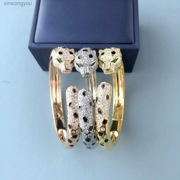 Bw8r Designer Collection Estilo Pulseiras Abertas Bangle Mulheres Lady Configurações Diamante Banhado A Ouro Cor Manchas Pretas Olhos Verdes Leopard Panther Moda Jóias