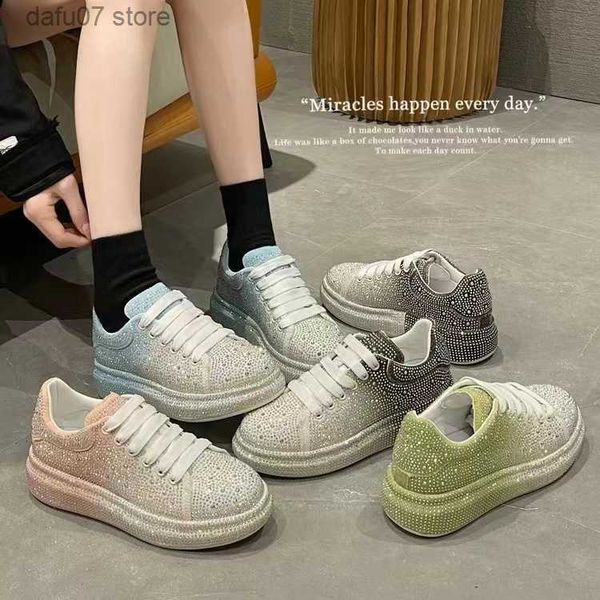 Scarpe eleganti Stivali colore scarpe da tavolo sportive con suola alla moda per la primavera e l'autunno 2023 nuove scarpe casual fatte a mano con diamanti pieni piccole bianche InstagraH240313