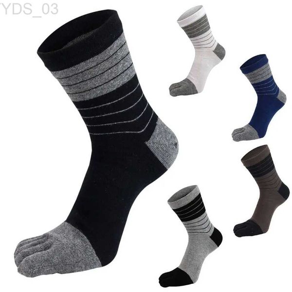 Kinder Socken Mode Deodorant Bequeme Einfache Mittelrohr Casual Socken Mit Zehen Streifen Strumpfwaren Fünf Finger Socken Mann Socken YQ240314