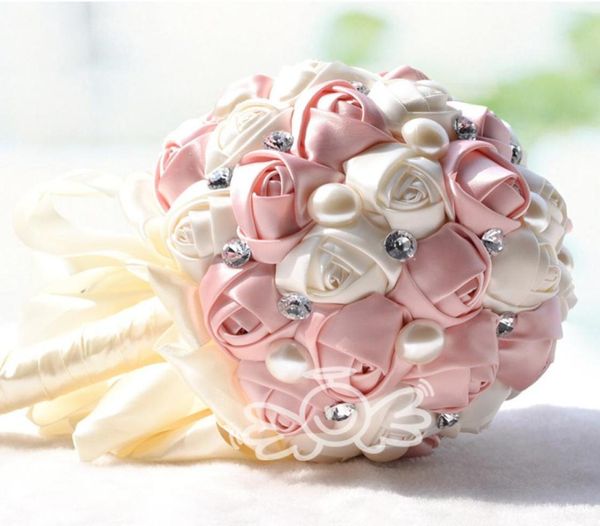 Bouquet da sposa artificiali rosa Perle di cristallo Rosa di seta Fiori da sposa da sposa Decorazione di nozze economica Damigella d'onore Bouqu9883402