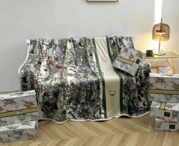 Cobertor de designer de luxo verde selva padrão animal cobertor carta flanela cobertor confortável cochilo quente sofá cobertor 150 * 200 cm com caixa de presente 240314