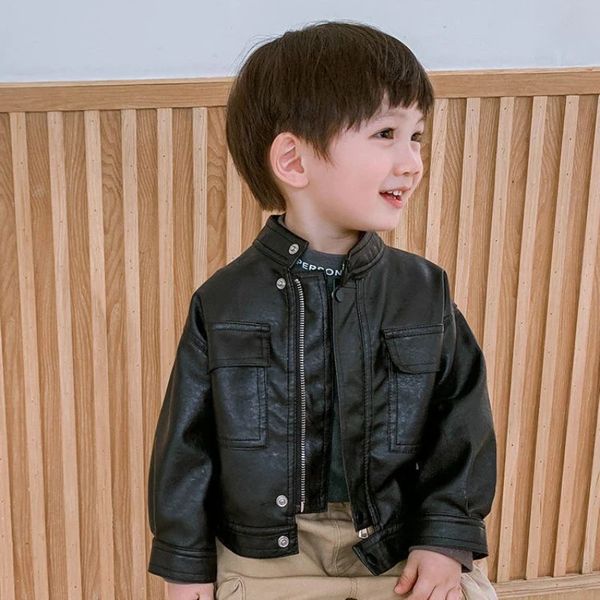 Giacca da bambino in pelle PU per ragazzi Neonato Primavera Autunno Infantile Ragazze per bambini Cappotto da motociclista Stile coreano Capispalla nero 240304