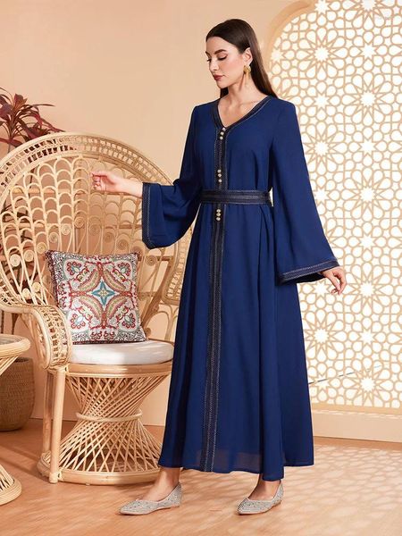 Abbigliamento etnico 2024 Abaya per le donne musulmane Abito lungo con scollo a V Abito lungo Eid Party Dubai Caftano Turchia Abito da sera Marocco Caftano Jalabiya Islam