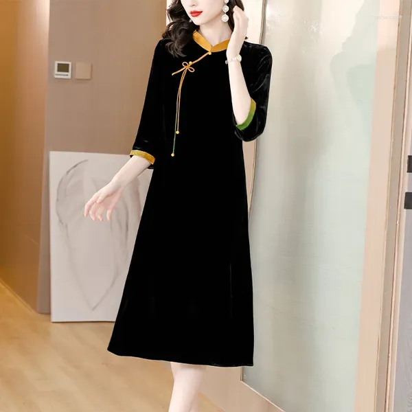Abiti casual 2024 Moda Vero vestito di velluto Estate delle donne Cinese Colletto in piedi Manica 3/4 Loose Fit Abiti da festa