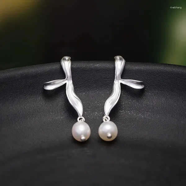 Orecchini pendenti in argento sterling S925 con perla di personalità semplice, moda femminile, fiore a tre petali di marea, regalo all'ingrosso