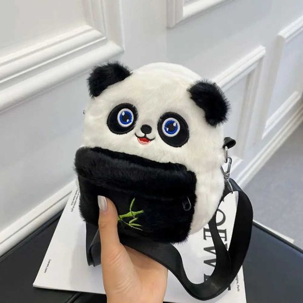 Mochilas de pelúcia Animais Panda Pelúcia Crossbody Bag Casual Alça Ajustável Cartoon Panda Mochila Carteira Messenger Bag Panda Bolsa de Ombro TravelL2403