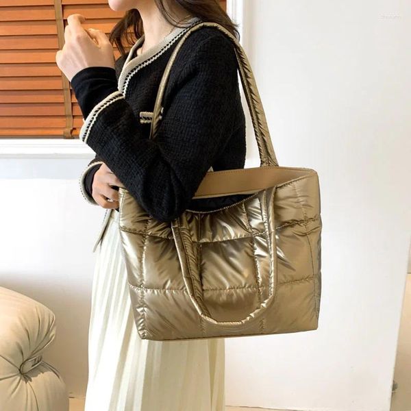 Borse a tracolla Borsa da donna scozzese in pelle verniciata di marca Designer Imbottitura in piuma casual Borsa a tracolla leggera di grande capacità