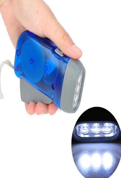 NUOVA Torcia a batteria a manovella Luci da campeggio 3 LED Premendo a mano Torcia elettrica Generatore manuale Torcia da viaggio Luce9853856