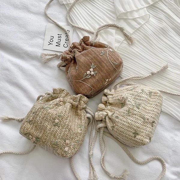 Abendtaschen aus Gras gewebt für Damen, Sommer, koreanische Ausgabe, schöne Online-Tasche mit rotem Eimer, kleine, frische und einfache Spitzentasche