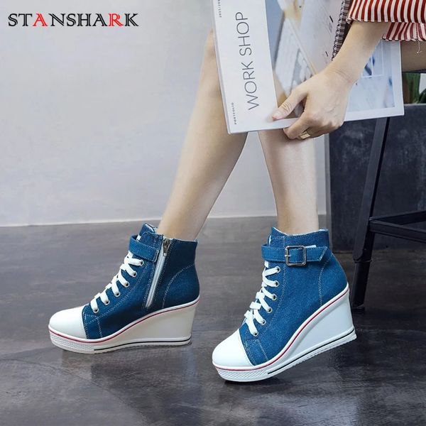 Jeansblaue, ultraleichte High-Top-Segeltuch-Sneaker für Damen, versteckter, unsichtbarer Keilabsatz, lässige, atmungsaktive Plateau-Sneaker 240309