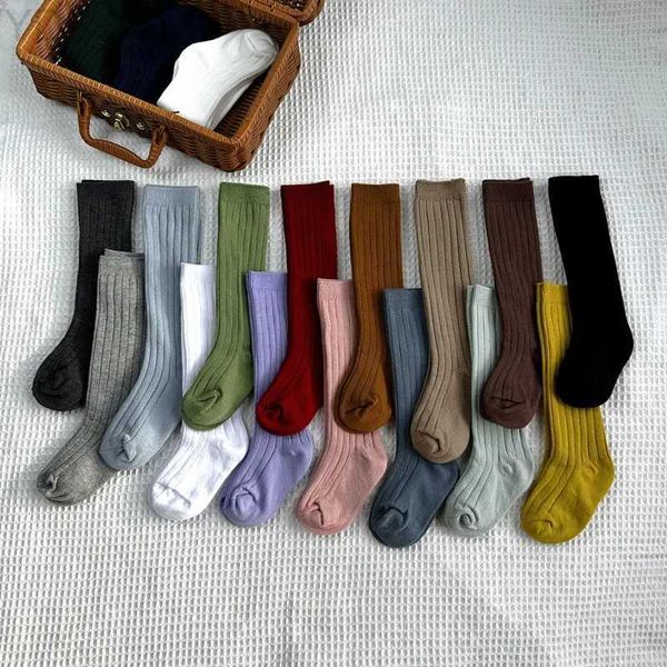 Kinder Socken Neue Solide Baby Jungen Mädchen Kniehohe Lange Socken Baumwolle Atmungsaktive Streifen Weiche Kinder Socke Kinder Schuluniform streifen Socken YQ240314