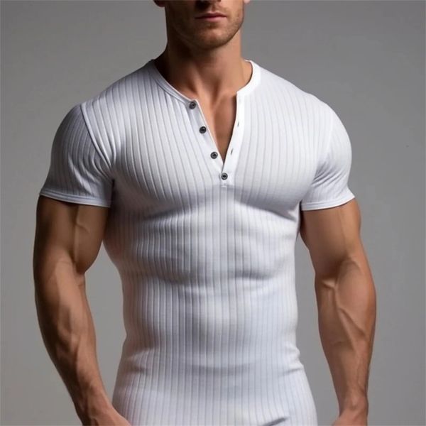 Mens Threaded T-shirt Verão Correndo Esportes Fitness Roupas Muscle Slim Fit Manga Curta T-shirt V-Neck Collar Casual Tops 240307