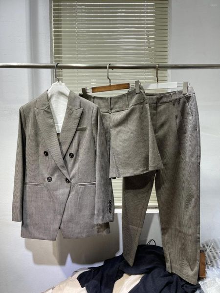 Pantaloni a due pezzi da donna 2024 Pantaloni da giacca autunnali Set di pantaloni a quadri alla moda in misto lana Cappotto a vita alta Pantaloni per donne eleganti 2 pezzi