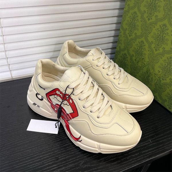 Scarpe moda Lettera stampa vintage Floreale Fragola designer Sport Sneakers lusso autunno inverno Piattaforma spessa scarpe da ginnastica da palestra che corrono scarpe casual da uomo da donna