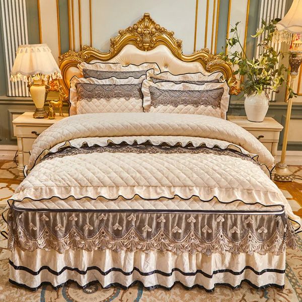 Set Quilted Velvet Duvet Cover Set Doppelbett 220x240 Kingsize -Stickerei Spitze Luxus -Quilt -Abdeckung Feste 2 Kissenbezüge weiche schiere Vorhänge