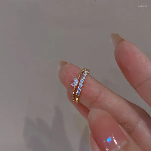 Anelli a grappolo Set di anelli di cristallo a cuore di design adorabile Set di fidanzamento di lusso per le donne Fascino nuziale Fede nuziale Gioielli regalo di San Valentino