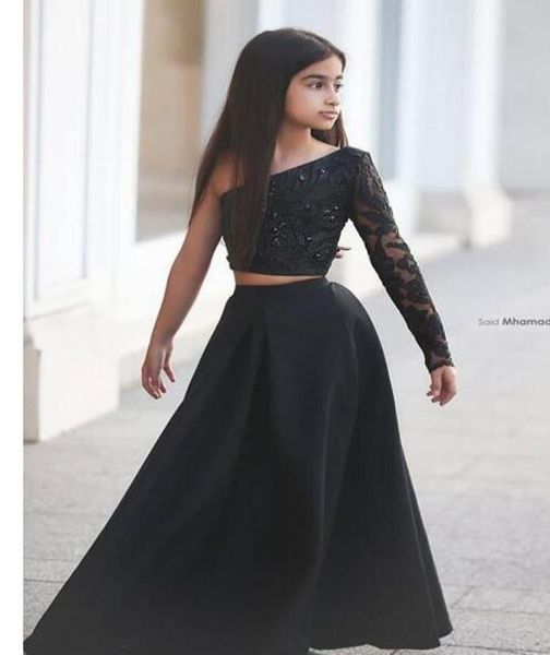 2019 Mütevazı Dantel Küçük Kızlar Pageant Elbiseleri İki Parça Bir Omuz Boncukları Siyah Çiçek Kız Elbise Çocuk Gençler Partisi Ucuz CUS2903784