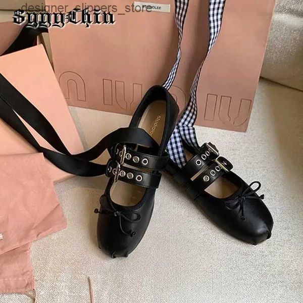 Sandallar Kadın Dairesi Kadın Balesi Punk Bebek Şerit Light Bow Tie Sandalet Moda Tasarım Tatlı retro Yuvarlak Toe Toka Rahat Ayakkabı Q240314