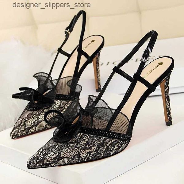 Kleid Schuhe Sommer Neue Sexy Mesh Pumps Sandalen Weibliche Spitze Zehe Schwarz Spitze Hohl Ankle Strap High Heels Stiletto Kleid schuhe Frauen Q240314