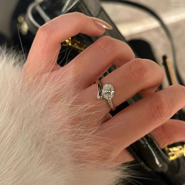 Кольца-кластеры из стерлингового серебра S925 Модное кольцо в стиле Instagram для путешествий Легкое роскошное минималистское овальное кольцо с голубиным яйцом и бриллиантом Mosang Stone