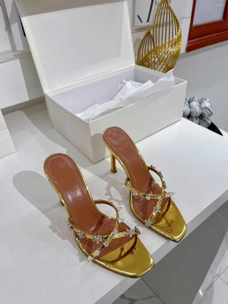 Sapatos de vestido sandálias mulheres 2024 senhora de salto alto linda flor strass bombas de couro genuíno 9.5cm chinelos ouro mocassim casamento
