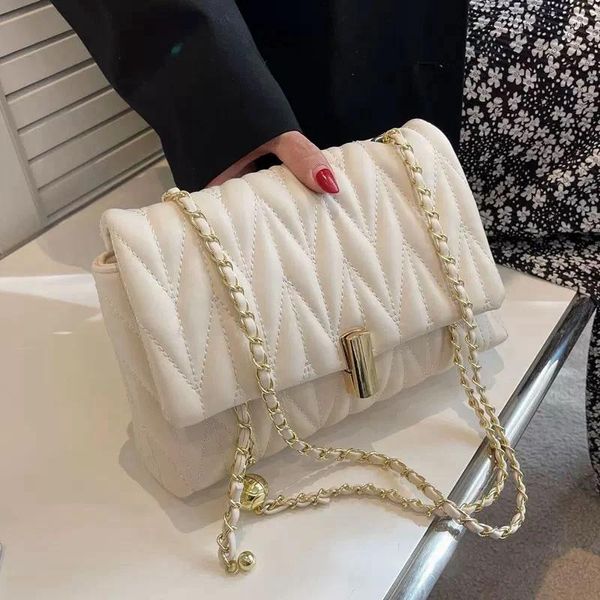 Omuz Çantaları Kadınlar İçin Tek Çanta 2024 Moda Lingge Kadın Altındaki Yüksek Son Gasitlik Zinciri El Taşınağı Crossbody