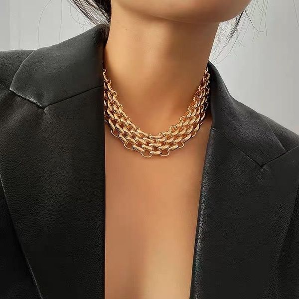 Metall breite Kette kurze Halskette Damen europäisches und amerikanisches übertriebenes wildes Temperament Reisefoto passende Kleidung Schlüsselbeinkettenzubehör