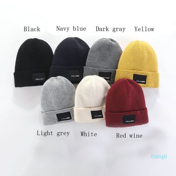 Berretti di moda TN Marca Uomo Autunno Inverno Cappelli Sport Cappello lavorato a maglia Addensare caldo Casual Cappello da esterno Berretto Double Sided Beanie Skull Caps259b