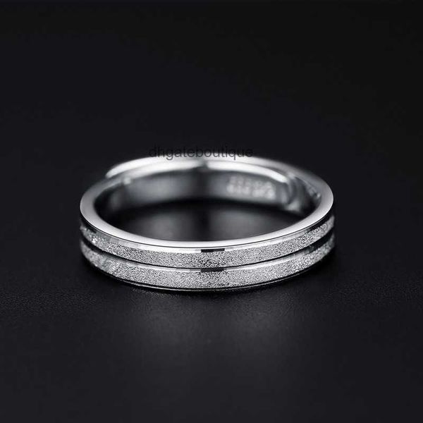 Anello in argento sterling 999 con design di nicchia femminile che può essere regolato.Nuovo modello 2024 in argento 925 con anello per coppia che non sbiadisce bocca viva maschile