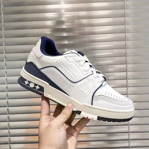 Pure Trainer lvity Scarpe casual di design di lusso Logo in rilievo Trainer Sneaker tripla bianco rosa cielo blu nero verde giallo denim bassa sneaker da uomo b77