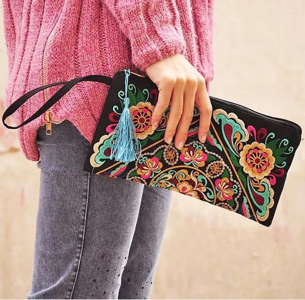 Borse per cosmetici Borsa da donna etnica nazionale retrò con fiori di farfalla Borsa per monete Borsa da donna ricamata con nappa Piccola patta Saldi estivi