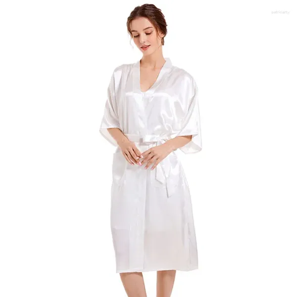 Kadınlar için Kadınlar için Katı Glossy Pijama Kadınlar İlkbahar Yaz Harkan Yarım Kollu Dantal-Up Kadın Gecesi Basit Günlük Bayanlar Ev