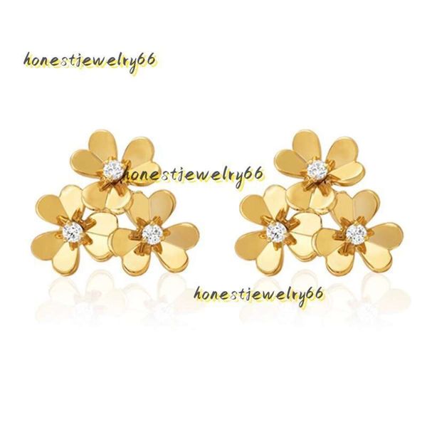 Orecchini a bottone Accessori per personalità europea americana All'ingrosso Atmosfera elegante Classico marchio di moda Lucky Four-leaf Clover Orecchini gioielli firmati