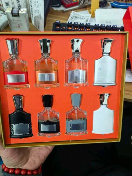 2024 Высококачественный полный ассортимент мужских парфюмерных наборов объемом 15 мл, набор из 8 предметов, мужской и женский спрей, изысканная подарочная коробка с насадкой, подходящей для быстрой доставки на любую кожу.