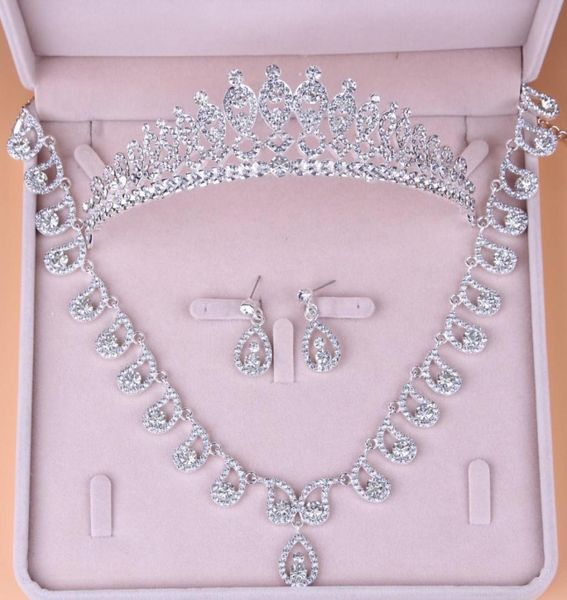 Hochzeit Braut Krone Ohrringe Halskette 2017 Brautschmuck Sets Glänzende Strasssteine Formelle Party Tragen Schmuckset Quinceanera Wear7035249