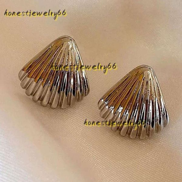 Brincos de garanhão Huitan Sea Shell para mulheres material de metal moderno moda feminina acessórios de orelha oceano declaração jóias 2024 brincos de designer joalherias