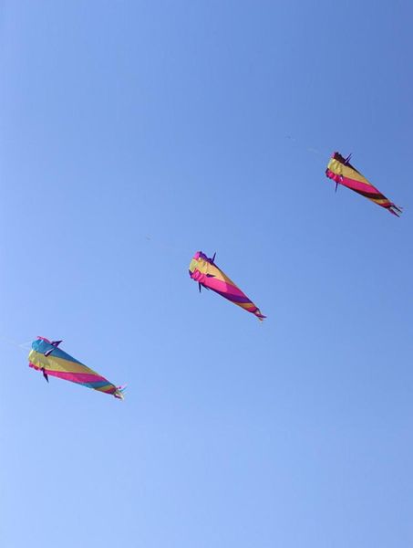 Pano de fibra de alta resistência kite colorido esqueleto cauda longa fácil de voar praia pipas esporte ao ar livre play2862169