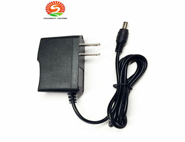 Adattatore di alimentazione CA CC universale a commutazione Adattatore 12V 1A 1000 mA Spina EUUS Connettore da 5521 mm8168595