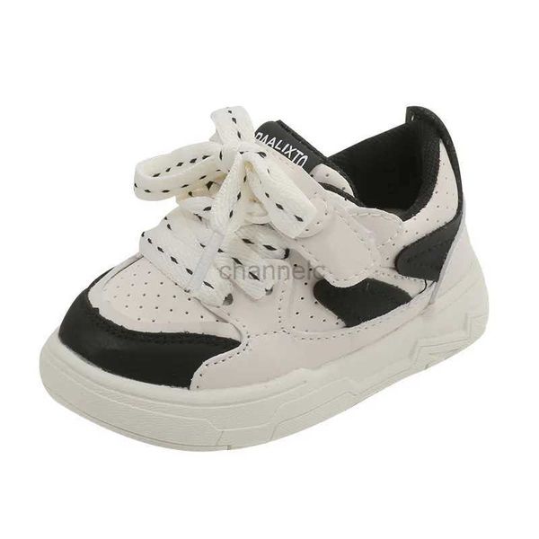 First Walkers 2024 nuove scarpe da bambina per bambina sneakers slip-on leggere per bambini moda beige nero patch primavera autunno scarpe sportive casual 240315