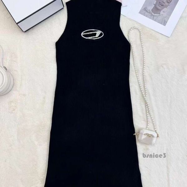 Vestido branco estilo francês preguiçoso 2024 outono/inverno design feminino sentido cor sólida com capuz solto moda vestido de fundo de malha para mulheres 1574