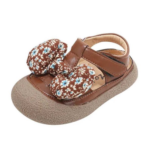 Primeiros caminhantes 2024 sapatos de primavera todos os dias para meninas recém-nascidas sapatos de alça sólida crianças gravata borboleta meninas princesa verão flip flops para bebê 240315