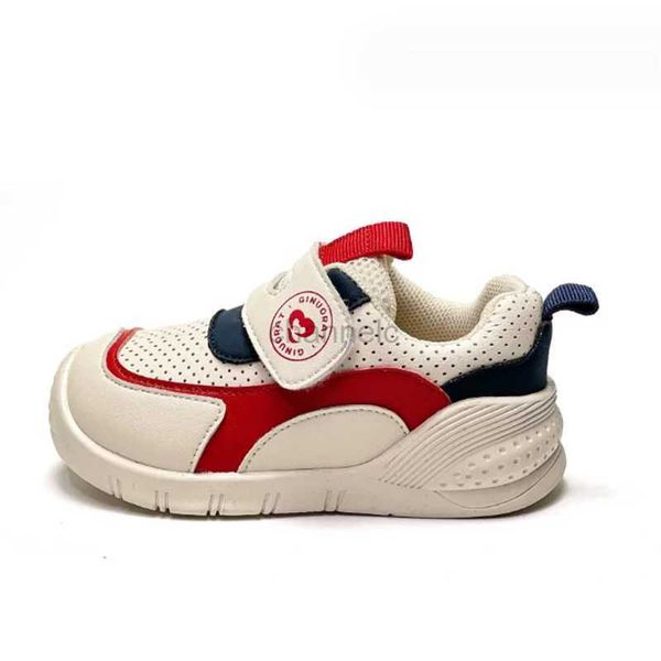 Primeiros caminhantes Nova primavera sapatos de bebê para meninos couro respirável crianças sapatos de salto plano sola macia ao ar livre moda meninas tênis 240315