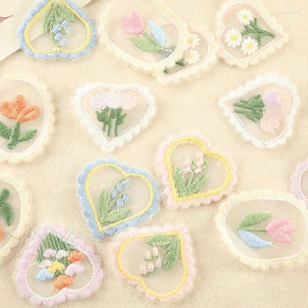 Hediye Sargısı 10 PCS Çiçekler Yamalar Dantel Kumaş Nakış Sevimli Mini İçi Boş Örgü Müdürlük Diy Giyim Dikiş Malzemeleri Scrapbook Çıkartmalar