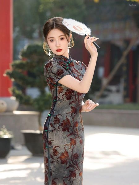 Abbigliamento etnico vecchio stile Shanghai Qipao primavera cinese giovane inchiostro verde abito a maniche