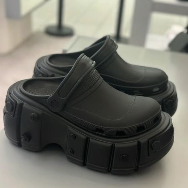 2024 nuove donne uomini pantofole moda triple S infradito HardCroc spiaggia piscina diapositive sandali sport stile punk rivetto in gomma scivolo scarpe casual in schiuma Water Walker Trainer