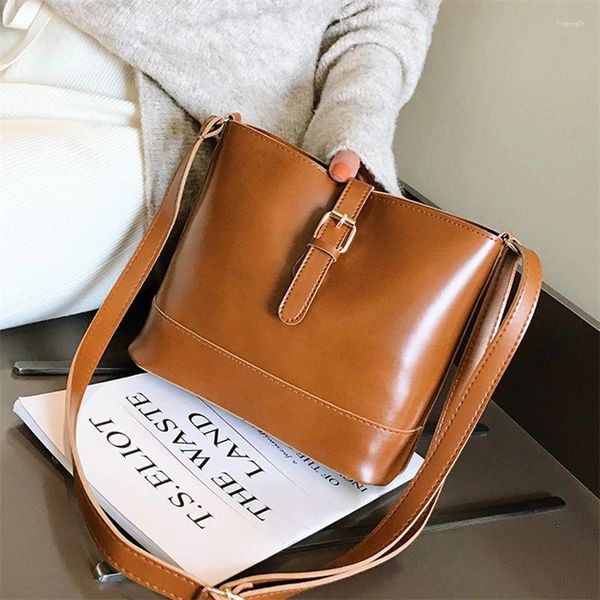 Sacos de noite 2024 vintage simples pequeno pu couro balde crossbody mulheres designer moda senhora luxo preto bolsas de ombro mensageiro