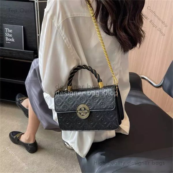 Tasarımcı Çanta Tote Çanta Fransız Niş Tasarım Kadın Çantası 2023 Yeni Moda Kabartmalı Çanta Tek Omuz Çantası Kadınlar İçin Tek Omuz Crossbody Çanta% 75 Ucuz Outlet Toptan