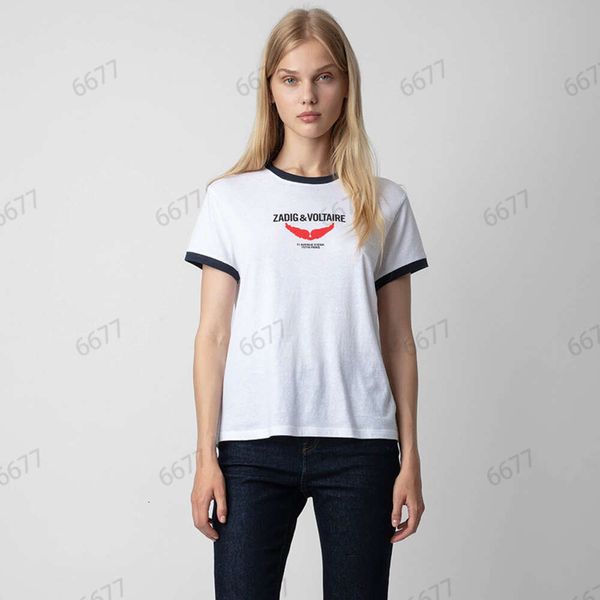 24 Nuovo designer all'inizio della primavera Nuova T-shirt a maniche corte da donna a colori a contrasto con stampa di lettere ad ala rossa sul davanti francese