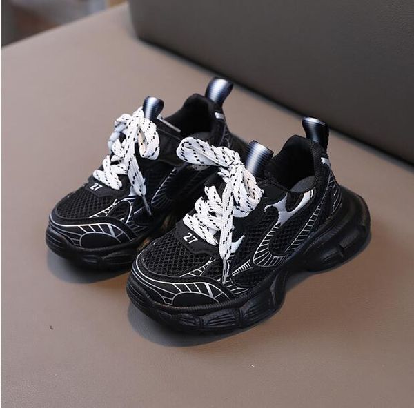 Tasarımcı Kids Bebek Boy Spor ayakkabılar Bebek Toddler Kızlar İlk Walker Moda Lüks Orijinal Deri Slip Slip Dış Mekan Ayakkabıları Çocuklar İçin