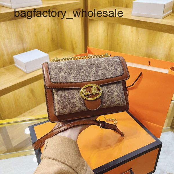 Borsa dal design accattivante in Europa e America Baobao Borsa da donna primavera nuova moda leggera di lusso con tracolla incrociata piccola borsa quadrata Borsa a catena versatile